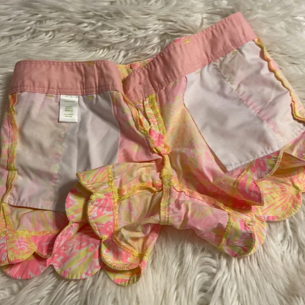 Lilly Pulitzer Buttercup Shorts size 4 excellent condition
